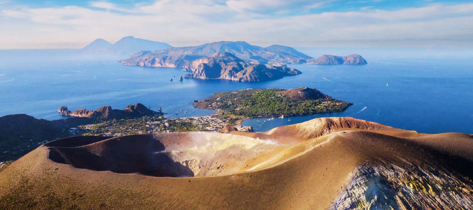 Vulcani d`Italia: dalla Sicilia alla Campania passando per le Eolie